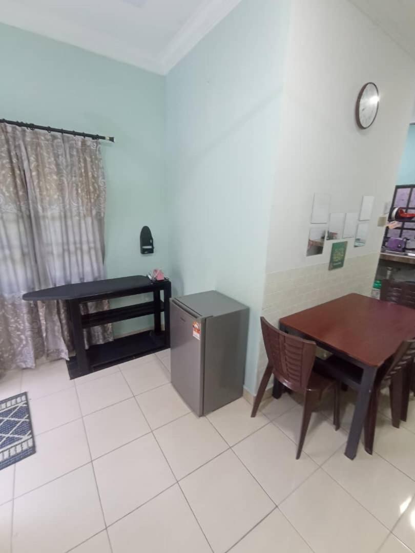 Homestay Sri Ladang Kuala Terengganu Exterior photo